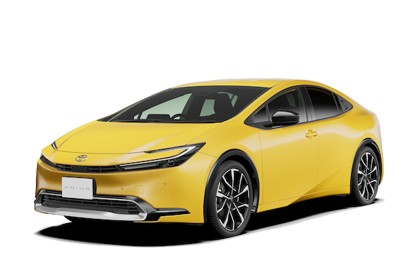 經銷商業務已開始預接單！Toyota Prius PHEV 行駛 90 公里不吃油