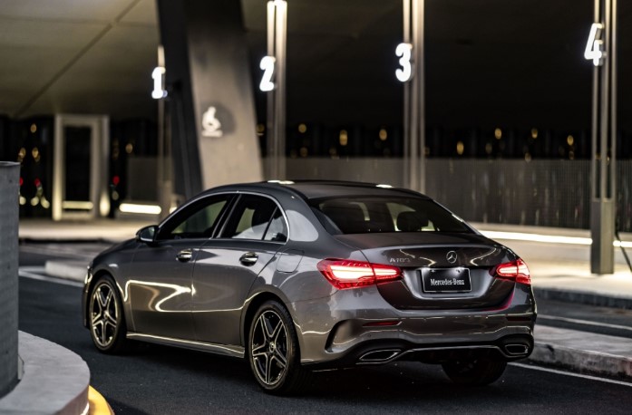 賓士都會車改款在台發表　A／B-Class精進配備升級輕油電