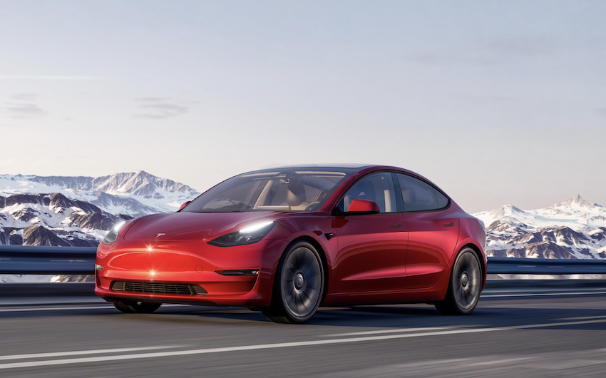 美國人對於買電動車意願低，原因都在於「車價過高」。