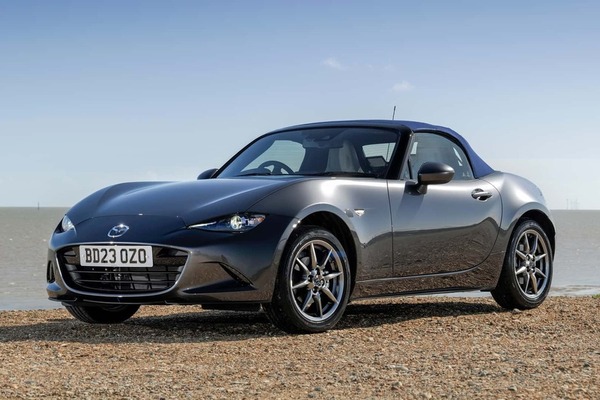 全球最受歡迎的 Mazda 多了英倫味！MX-5「藍頂」特仕版本限量開賣