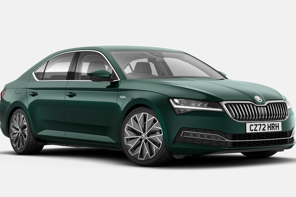 慶祝英王加冕獻上大禮！Skoda 推出「皇家綠」特仕塗裝紀念歷史一刻