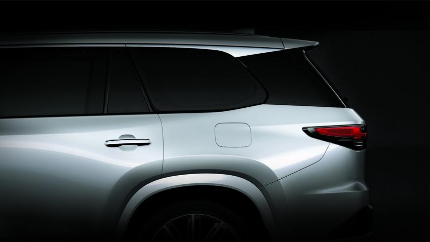 Lexus 釋出一張車側局部圖，預告全新七人座休旅 TX 即將登場。