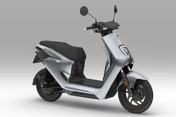單顆電池可跑 53 公里！Honda 最新電動機車 7 萬元有找