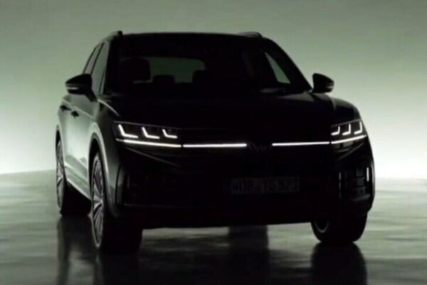 福斯新款旗艦休旅即將登場！車尾發光廠徽很搶戲 插電之後更來勁