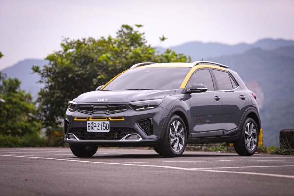 進階新能源的智慧潮旅！Kia Stonic 1.0 智慧油電堪稱都會 CUV 首選