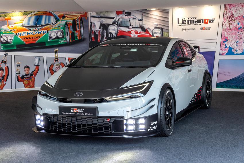 Toyota 推出 Prius 24h Le Mans Centennial GR Edition 全新概念車，慶祝利曼 24 小時耐力賽成立 100 週年。