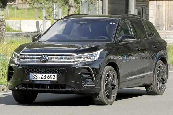 新一代 Tiguan 雙車型同步現身！福斯新 5+2 人休旅開發中