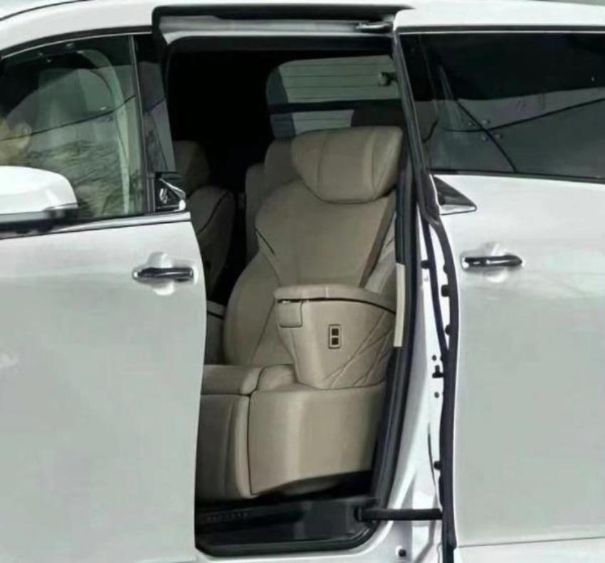 第二排獨立座椅的舒適度將與 Lexus LM 媲美。