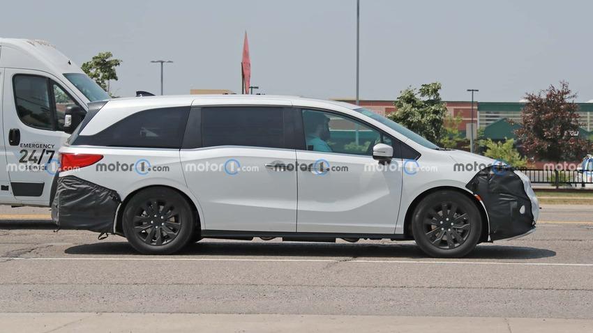 美規 Odyssey 車長超過 5 米，提供相當寬裕的車室空間。