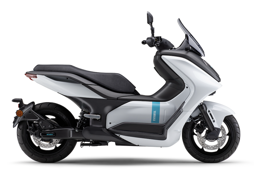 E01 擁有運動速克達的造型,整體大小與 NMAX 相仿。