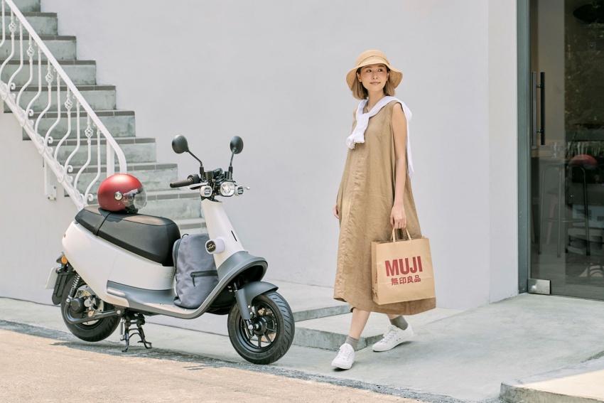 Gogoro 再度與無印良品攜手合作，預告今年夏天推出新動力聯名車款。