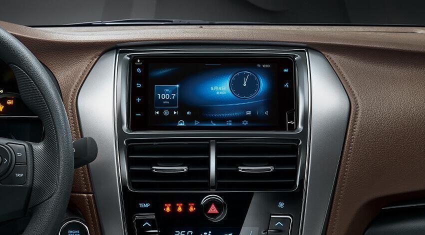 經典以上車型升級 7 吋觸控螢幕搭配 Toyota Drive+ Link智能車載系統，提升科技便利性。