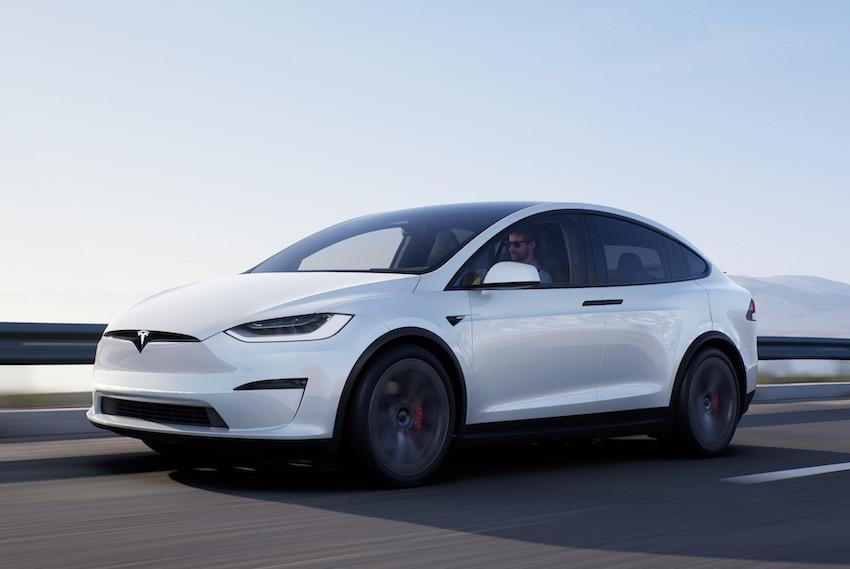 Tesla Model X 開始大量交車，加上原來的 Model Y，讓 Tesla 在 6 月銷量超越 BMW。
