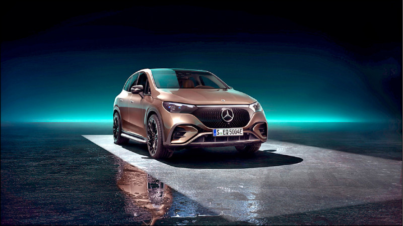 EQE 350 4MATIC SUV具備四輪傳動，續航力可來到549公里。