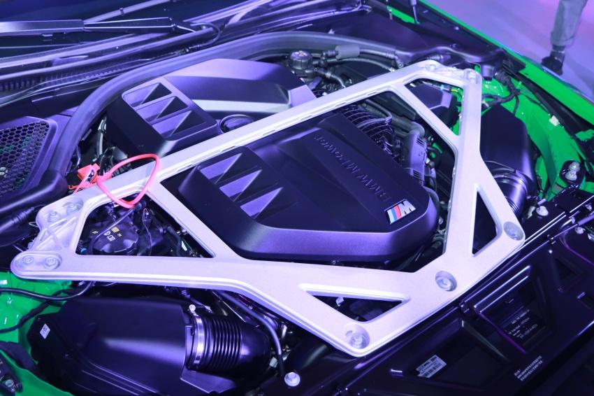 兩款車皆搭載 3.0 升直六雙渦輪引擎。