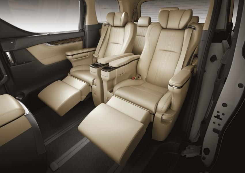 Alphard 由於豪華的乘坐空間，深受許多大老闆、明星喜愛。