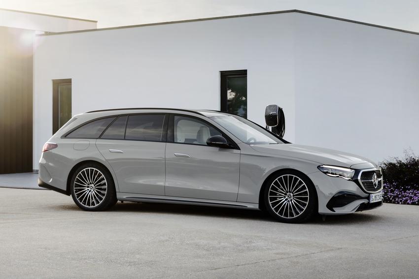 大改款 E-Class Estate 在今年 6 月登場，將在 9 月追加 All-Terrain 跨界版本，補齊車系陣容。（圖片來源：Mercedes-Benz）