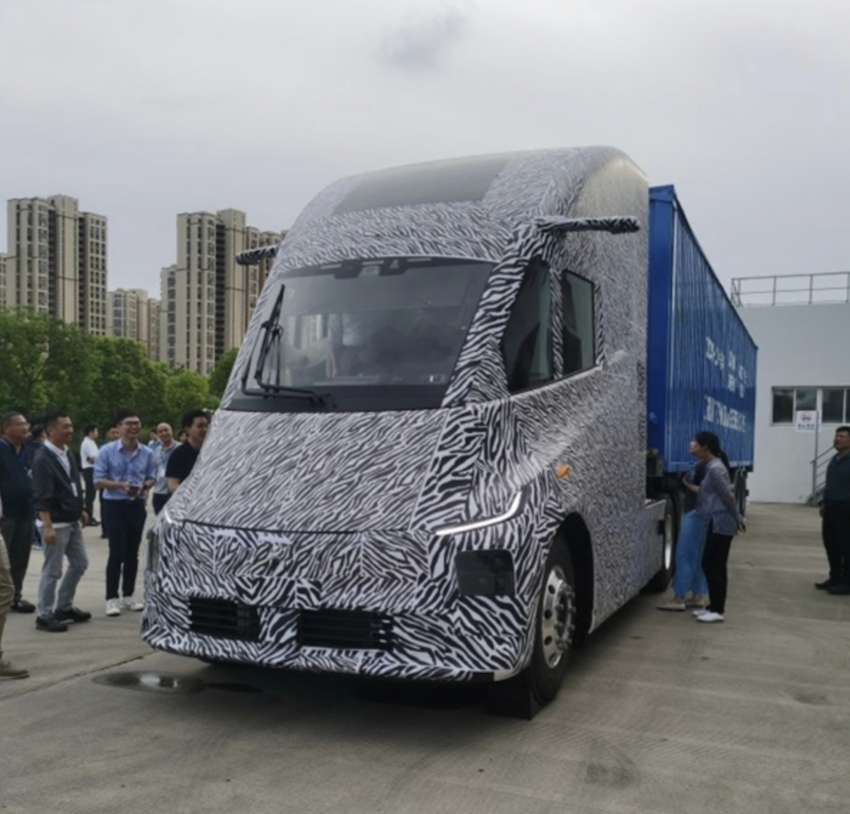 被中國媒體嘲諷是特斯拉 Semi 複製品的中國葦渡汽車作品。