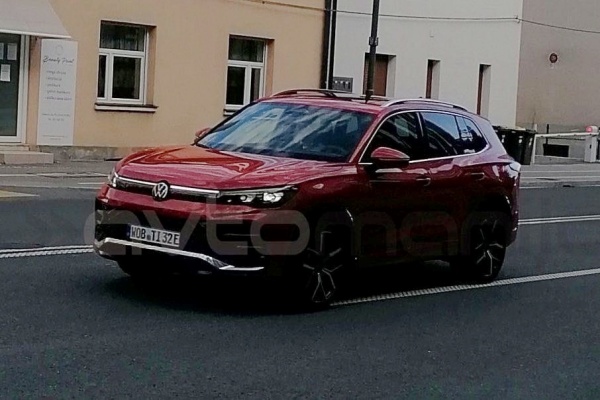 福斯大改款 Tiguan 無偽裝實車現身！最快 9 月全球首發