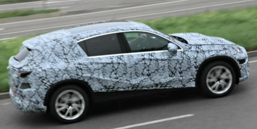 車身尺碼比起現行 EQA 更大，屆時將與 BMW iX1 正面對決。
