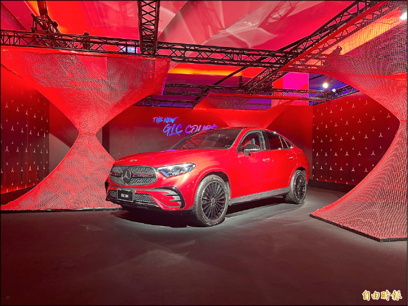 M.Benz GLC Coupe在台灣正式發表，GLC300 4MATIC Coupe採AMG Line外觀套件，提升霸氣感。（記者陳英傑攝）