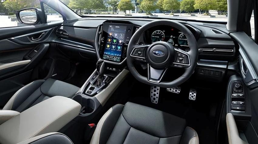 Layback 搭載11.6吋中控螢幕、Harman Kardon音響系統。
