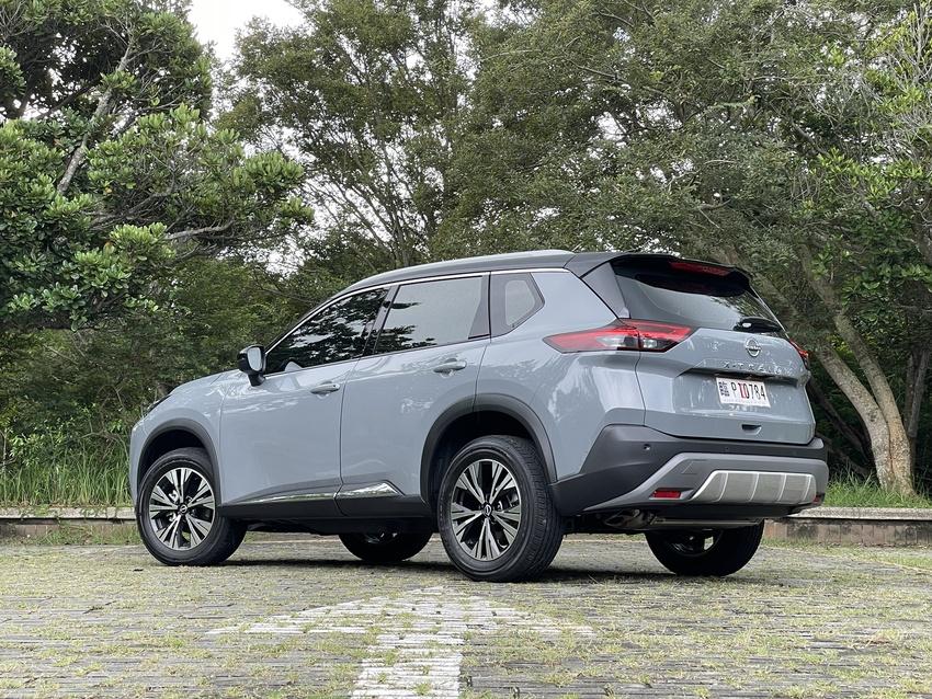 國產 X-Trail 外型與進口 e-Power 大致相同，但透過細節設計來突顯兩者區別。