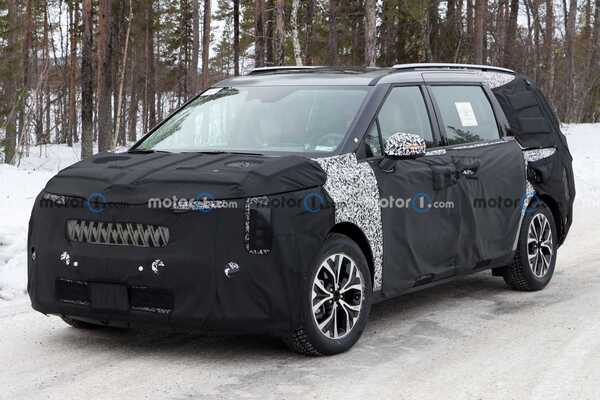 Kia 七人座廂旅 Carnival 小改款展新意！跟進 EV9 打造家族化前衛面容