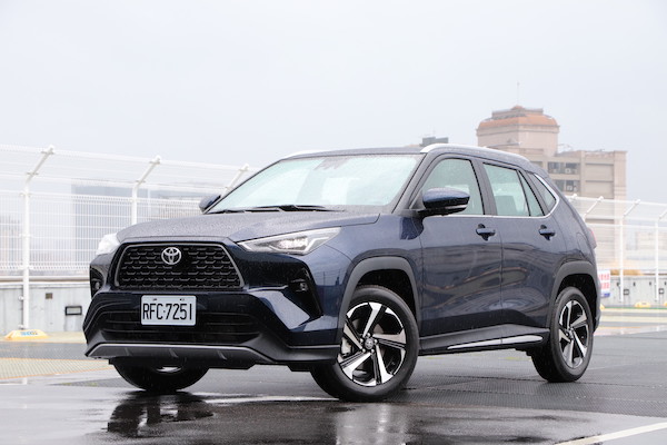 （影片）化身「跨界小鴨」一年要賣 2 萬輛的關鍵在哪？Toyota YARiS CROSS 試駕