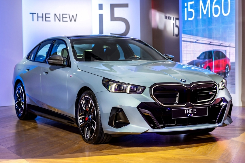 大改款 BMW 5 系列首度在台現身！搶先一睹 i5 純電房車豪華風采