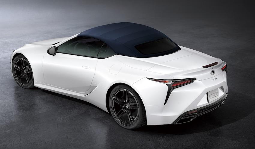 LC Convertible Limited Edition搭配專屬藍色軟頂敞篷。