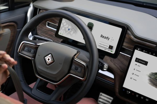 OTA 線上更新出大包！美國電動車功能失效 車主哀嚎