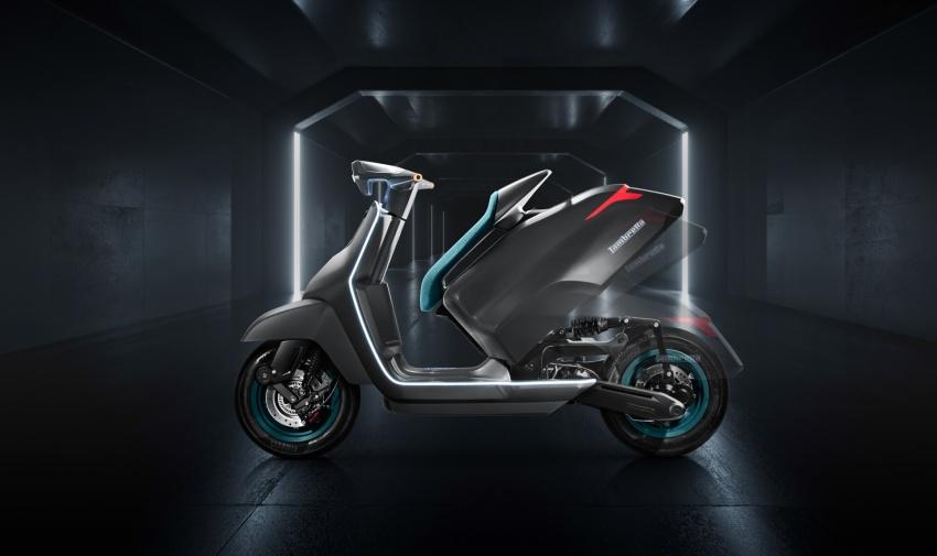 車尾可以完全彈起，直接檢查內部電子系統與更換電池。