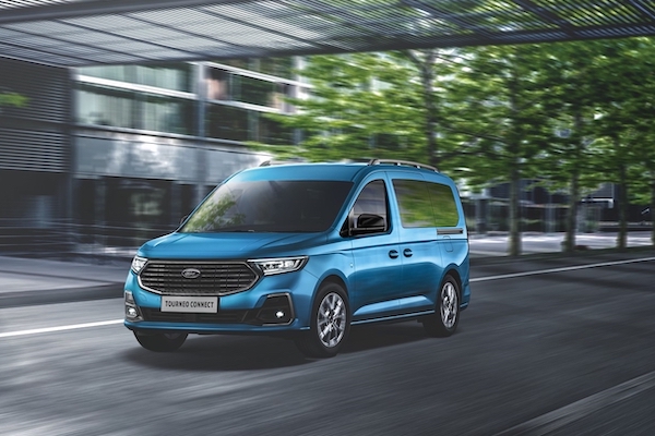 大改款上市滿 1 年已漲 7 萬元     Ford 旅玩家 24 年式登場