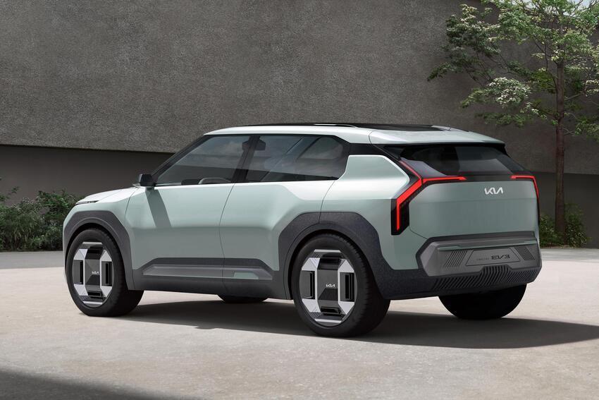整體車格略小於 EV5，讓兩者定位有所區別。