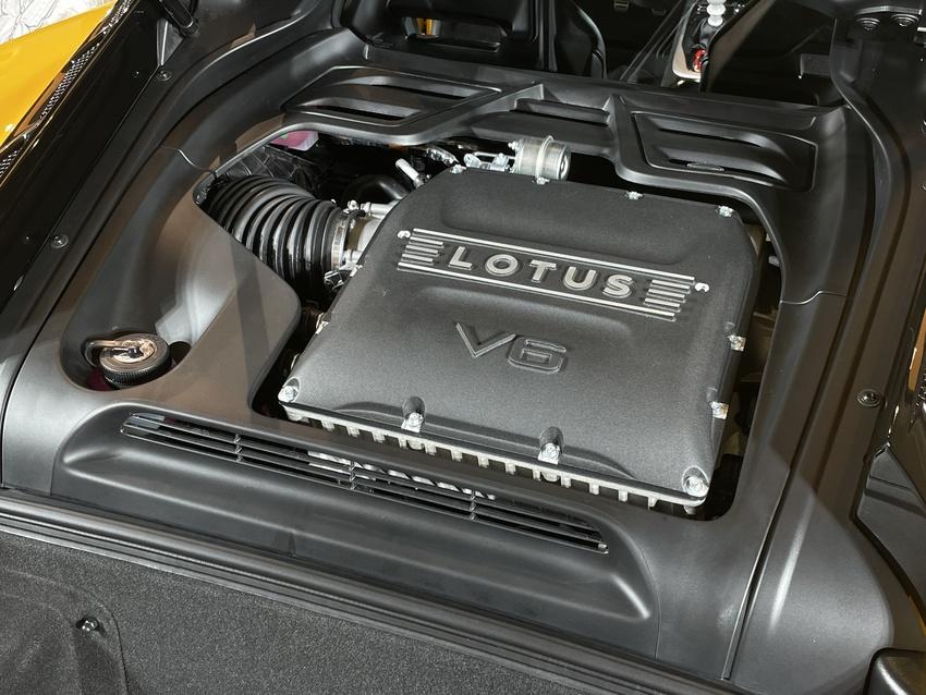 3.5 升 V6 機械增壓引擎具備 400 匹、42.9 公斤米的動力數據。