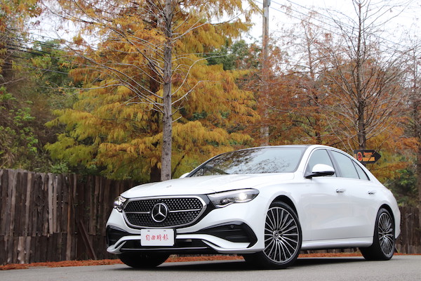 更氣派更智慧甚至還會撩人！賓士 E200 Luxury 試駕