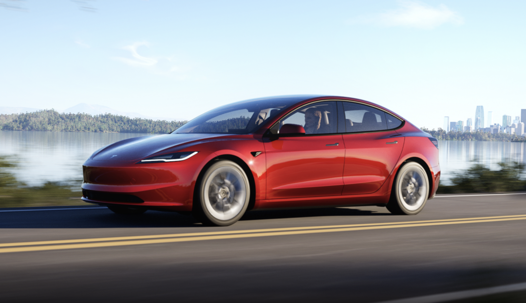 Tesla Model 3小改款，流線身形與銳利燈具，外型上與改款前有所區隔。