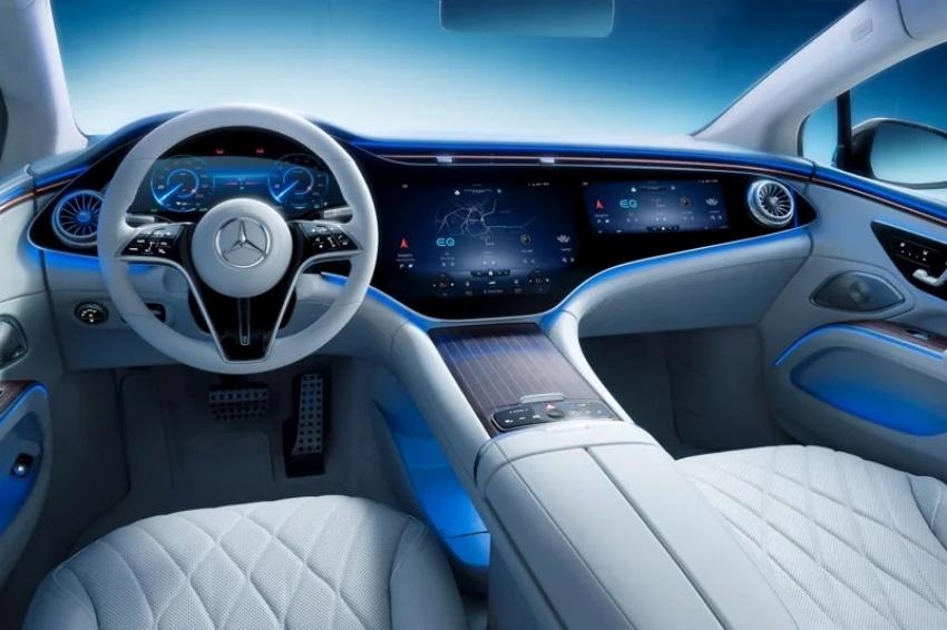 Mercedes-Benz 高層透露將開發更大且無間隙的全螢幕內裝。