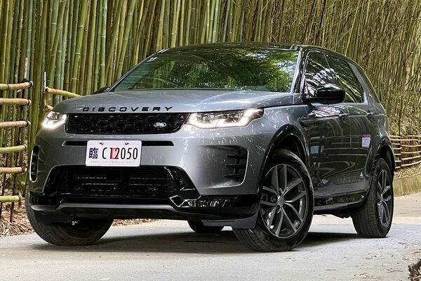 舒適出遊與越野冒險怎麼選？新年式 Discovery Sport 一次擁有兩種享受