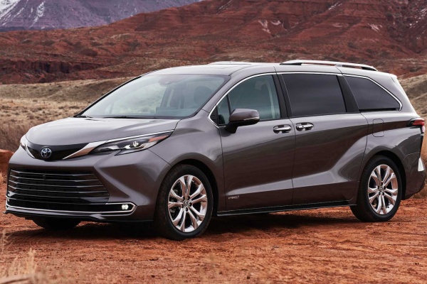 Toyota Sienna 新款將採雙馬達 Hybrid 動力！升級一體化座椅加上小餐桌