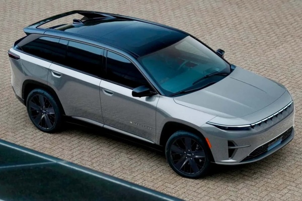 操作失誤導致官方照提前流出！Jeep 全新旗艦 SUV 外觀細節全都露