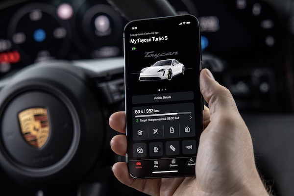 Apple 與 Porsche 深化合作！Siri 語音控制可啟動保時捷