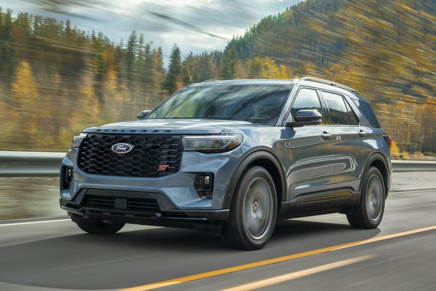 3.0 升 EcoBoost V6 渦輪增壓汽油引擎可提供 400 匹最大馬力輸出。