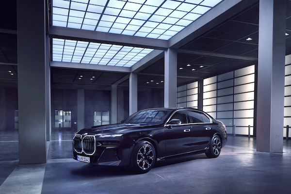 2700 萬全新總統防彈座車疑曝光！賴清德新座駕可能是 BMW