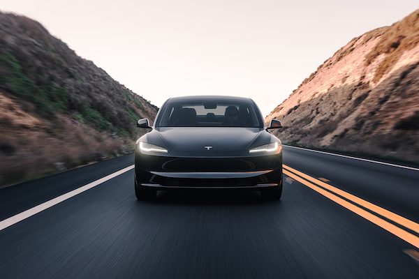 標準普爾移動 2023 汽車忠誠獎揭曉！特斯拉連兩年奪 4 大獎最風光