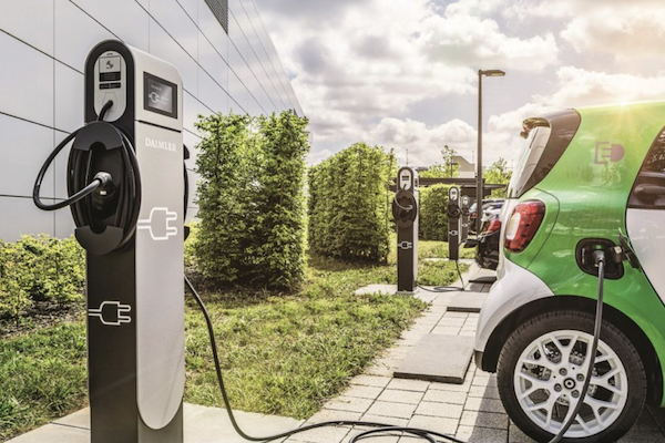 公共充電滿意度不佳！J.D. Power 調查：近 4 成電動車主想改開燃油車或油電車