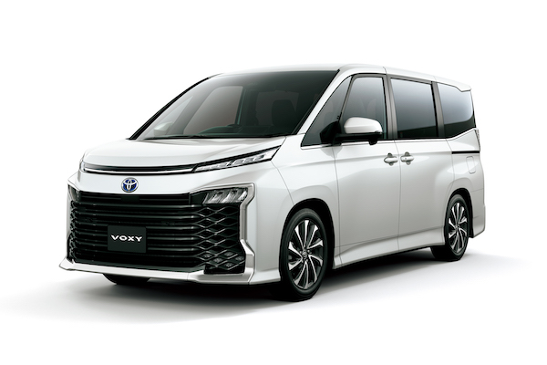 Alphard 縮小版的 Toyota MPV 在台灣現身！總代理回應