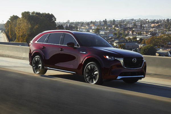 Mazda 新世代七人休旅上市倒數計時！CX-90 油耗資料提前曝光