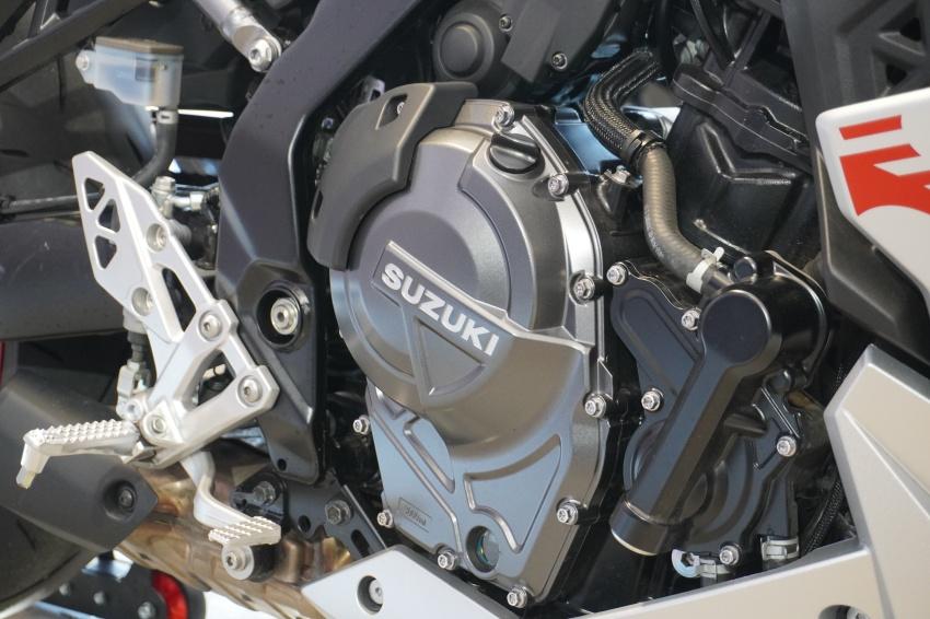 2 款新車皆搭載全新 776c.c. 並列雙缸 DOHC 引擎。